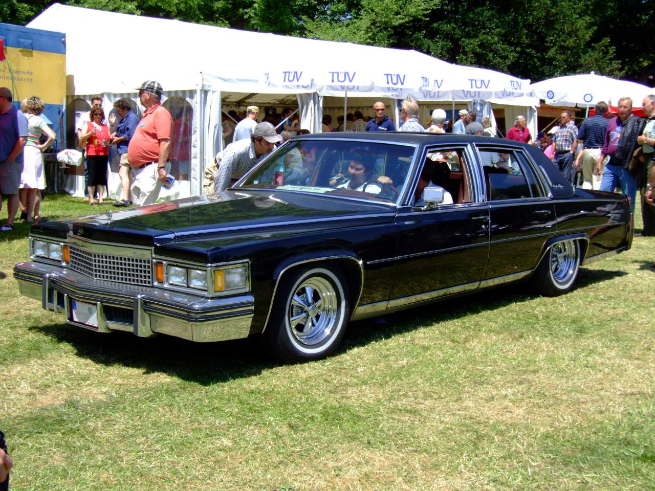 Cadillac Fleetwood Купить/Продать Cadillac: Cadillac Fleetwood. Ищете Cadillac Fleetwood?