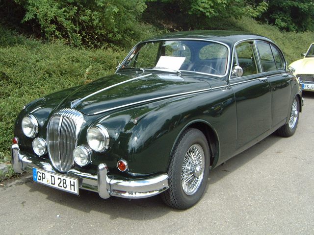 Daimler V8 Все про залог Авто - Daimler V8.