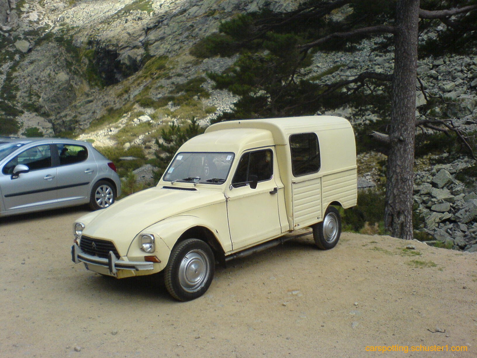 Citroen Acadiane Топ-10 Фирм по залогу авто - Citroen Acadiane. Ищете Citroen Acadiane?