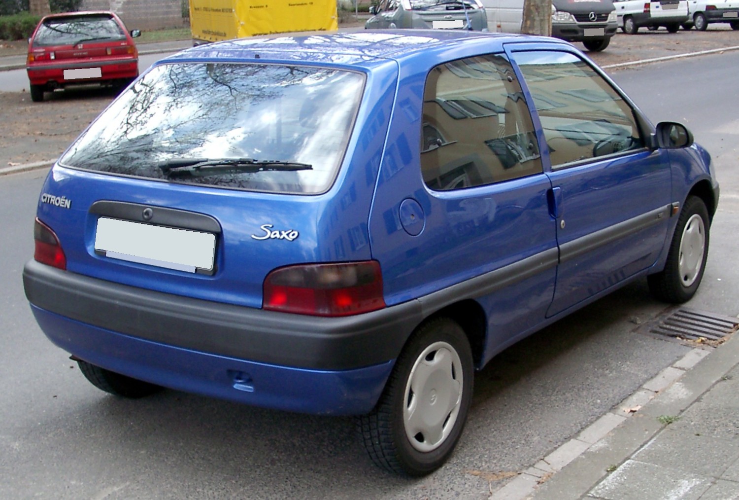 Citroen Saxo BMW X6: Citroen Saxo. Фотографии автомобилей.