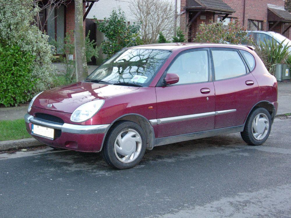 Daihatsu Sirion DAIHATSU - Есть всё: Daihatsu Sirion. Автомобили Daihatsu.