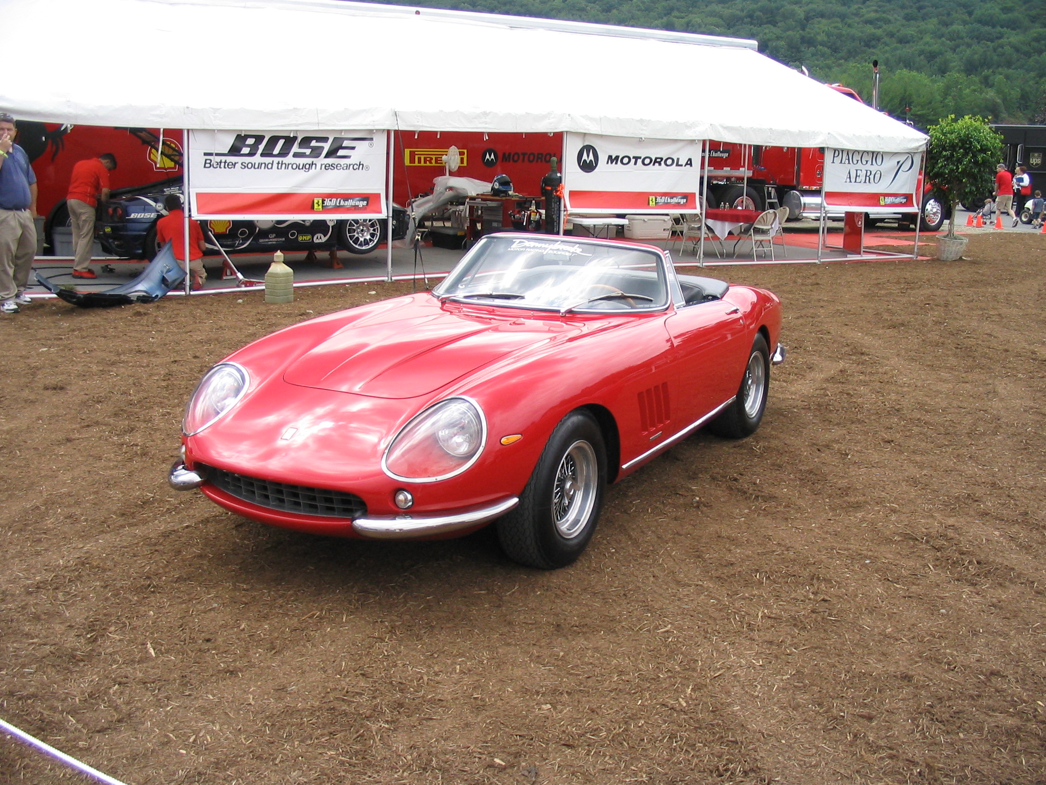 Ferrari 275 Купить новый Ferrari 275 P2.