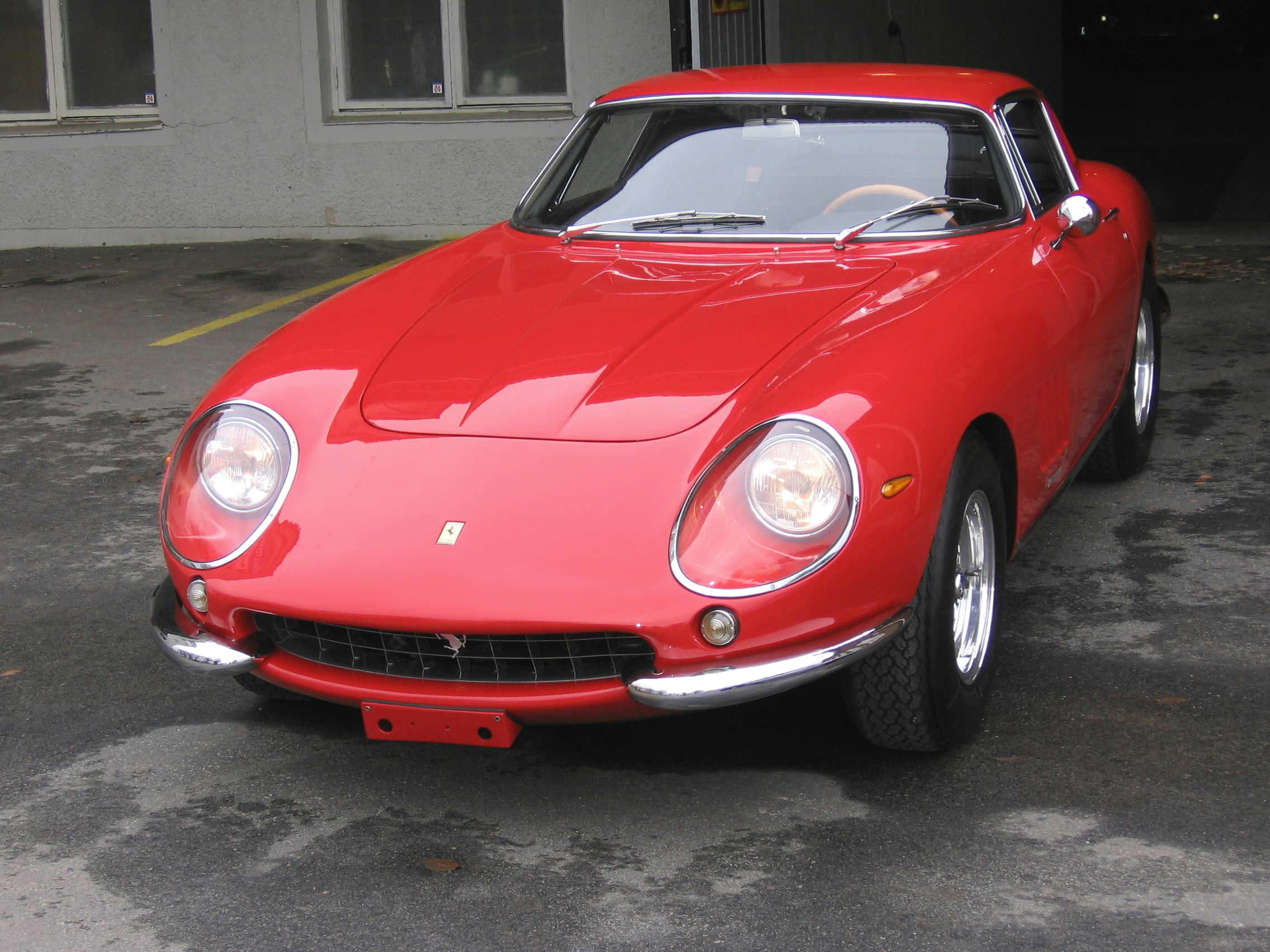 Ferrari 275 Тест-драйв Lamborghini Murcielago: Ferrari 275.