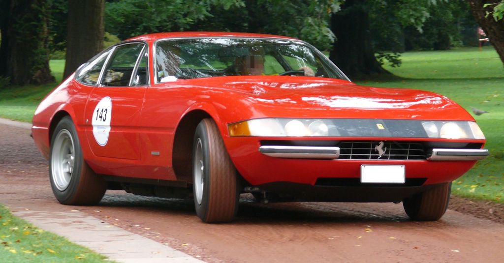 Ferrari 365 Тест-драйв Lamborghini Murcielago: Ferrari 365.