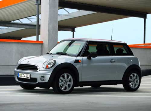 Mini One Последние автомобили MINI 2009: Mini One. MINI One от 730 000 рублей.