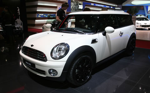 Mini One Подбор нового автомобиля: Mini One. MINI One от 730 000 рублей.