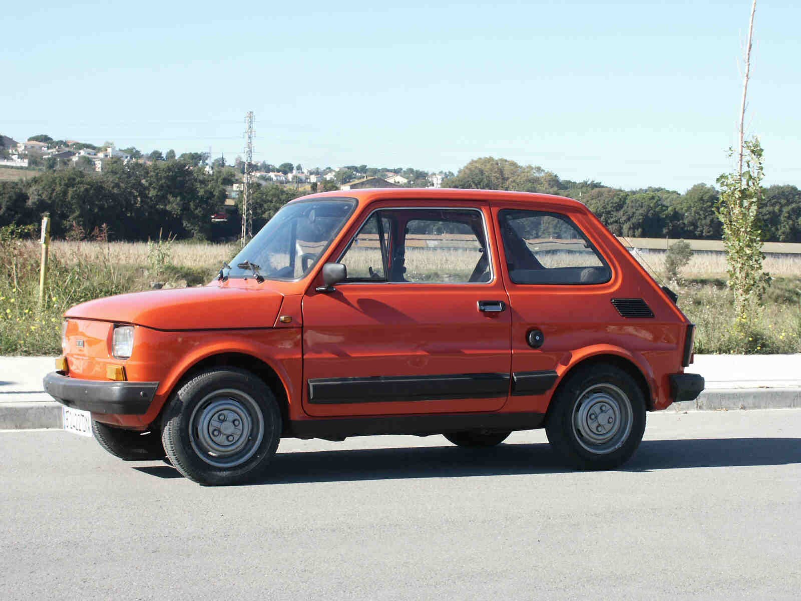 Fiat 126 BMW X6: Fiat 126.