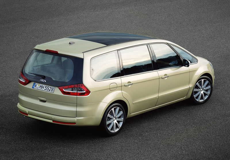 Ford Galaxy Планируете покупку автомобиля: Ford Galaxy. Ford Galaxy: скидки до 120000руб.