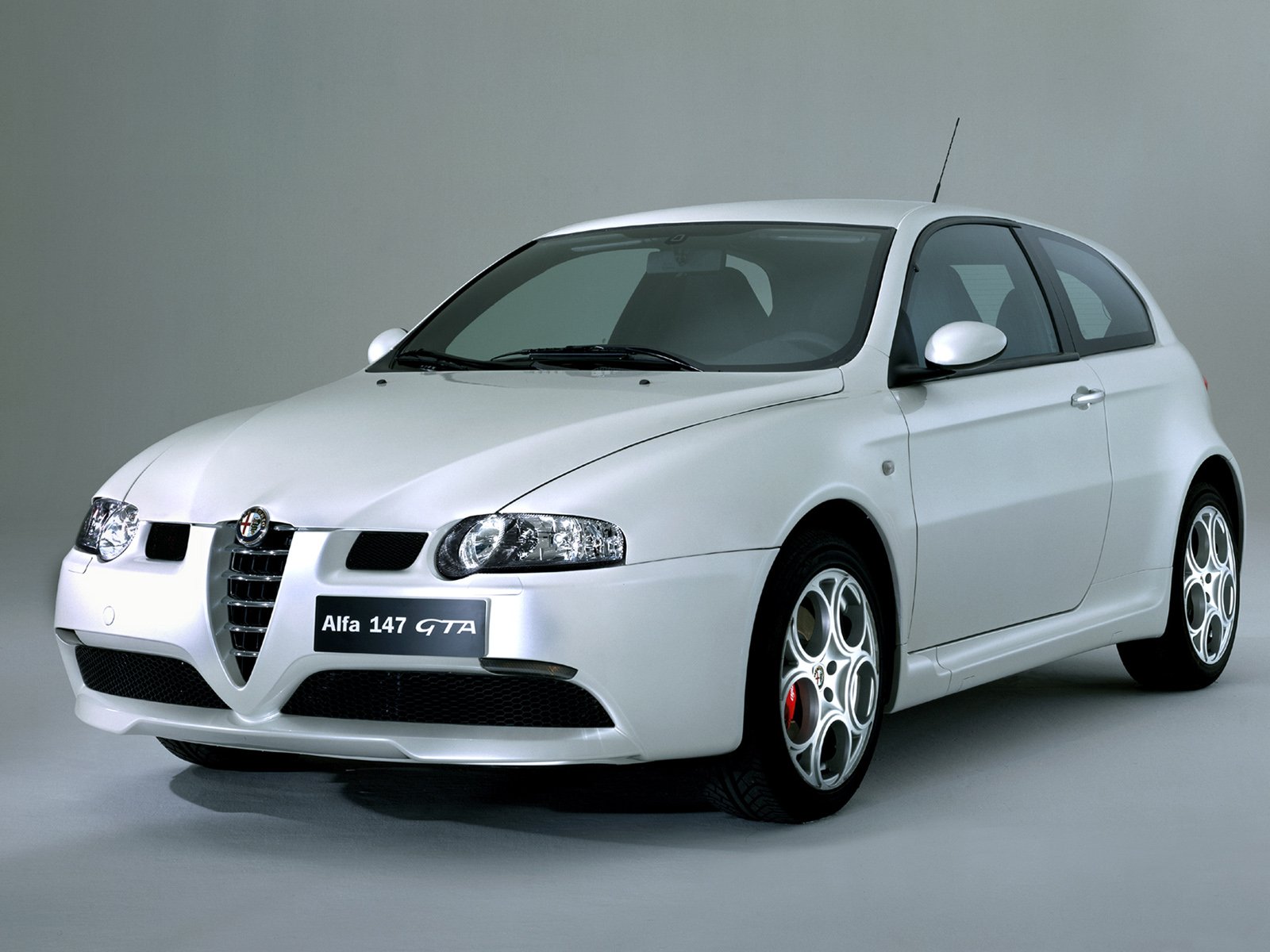 Alfa Romeo 147 Купить/Продать Alfa Romeo - Alfa Romeo 147.