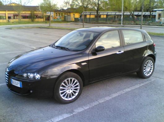 Alfa Romeo 147 Купля/Продажа CHEVROLET - Alfa Romeo 147. Ferrari создал болид будущего.