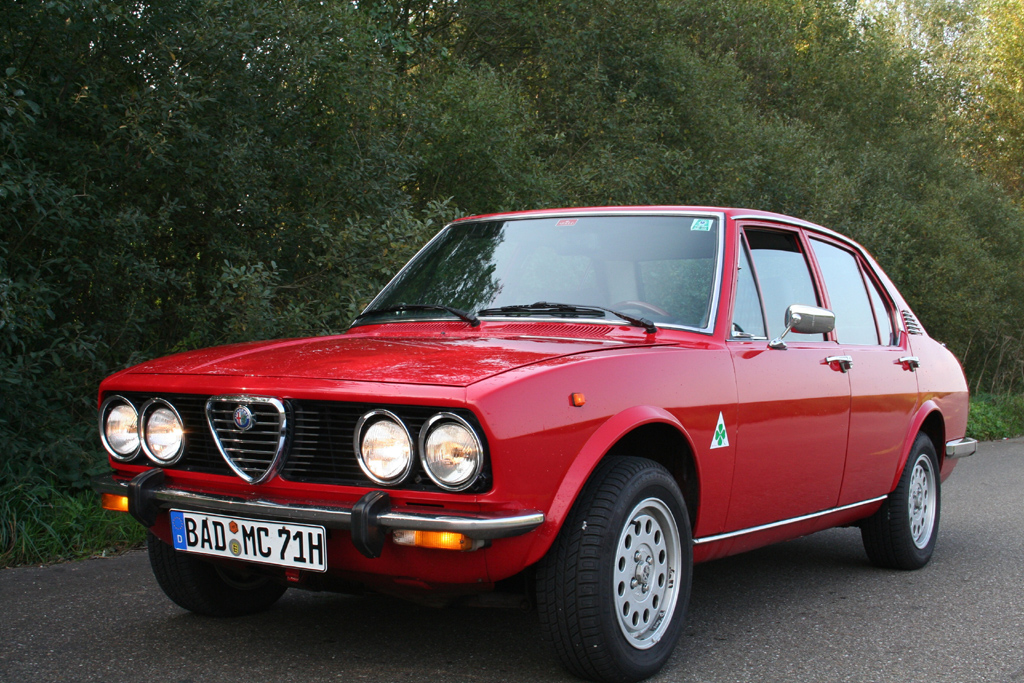 Alfa Romeo Alfetta Автомобили Alfa Romeo в Москве - Alfa Romeo Alfetta. Купить/Продать Alfa Romeo.