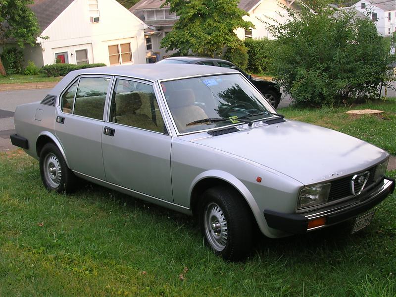 Alfa Romeo Alfetta Автомобили Alfa Romeo в Москве: Alfa Romeo Alfetta. Alfa Romeo Книга руководство.