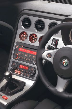 Alfa Romeo 159 Alfa. Скидки: Alfa Romeo 159. Ferrari создал болид будущего.