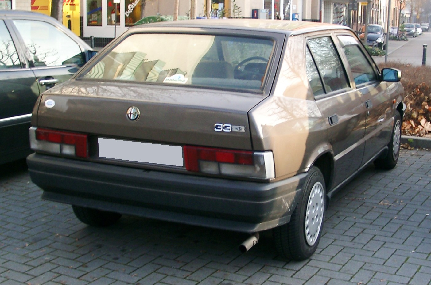 Alfa Romeo 33 Автомобили Alfa Romeo в Москве - Alfa Romeo 33.