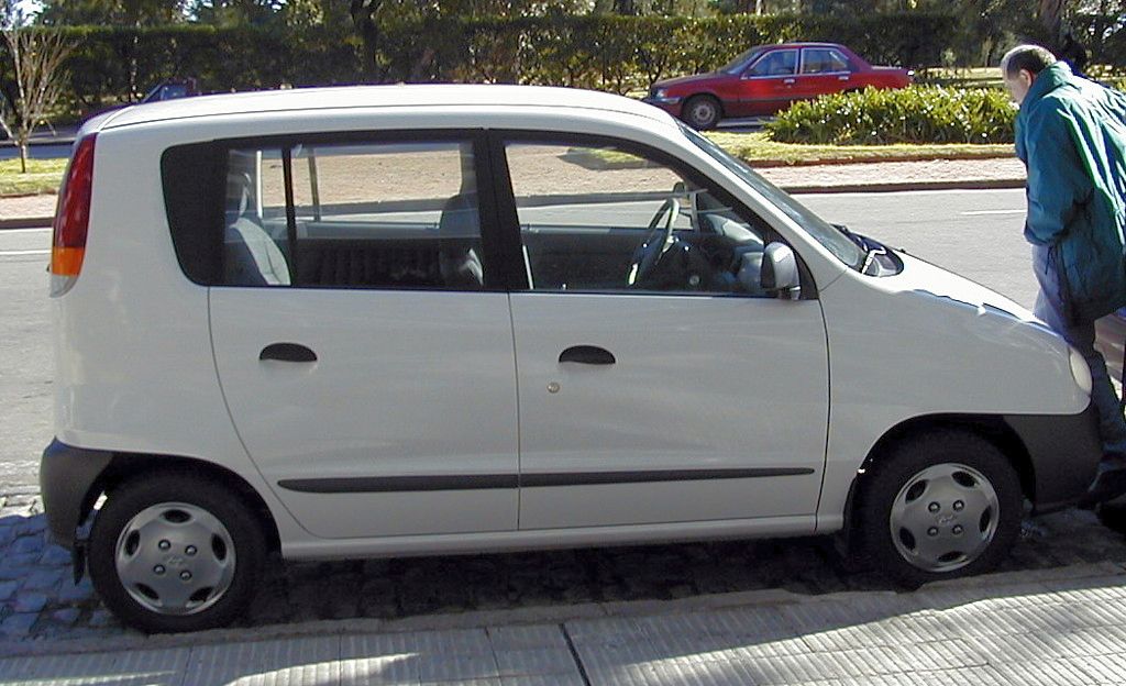 Hyundai Atos Автомобили Honda Domani: Hyundai Atos.