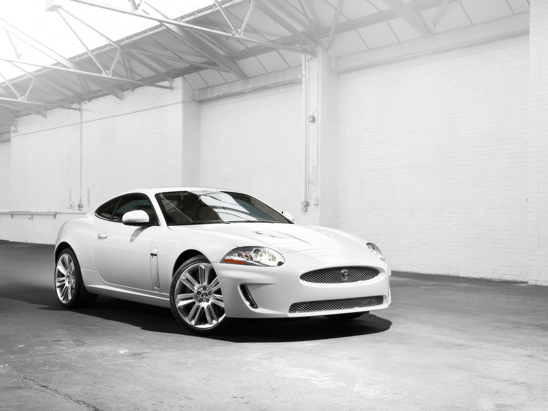 Jaguar XKR Цены на Jaguar XKR Coupe - Jaguar XKR.