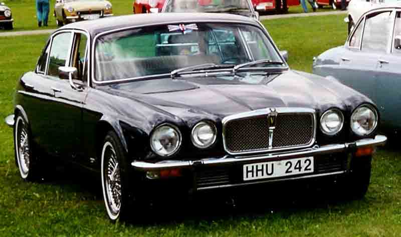 Jaguar XJ12 Подбор нового автомобиля - Jaguar XJ12. Тест-драйв Jaguar XF.