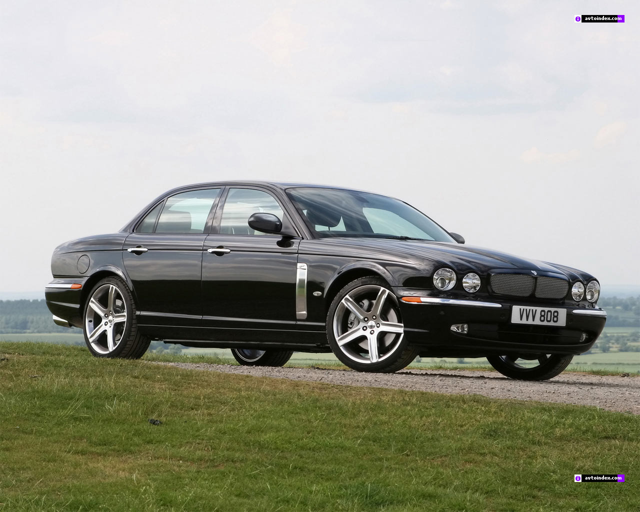 Jaguar XJR Все о Jaguar: Jaguar XJR. JAGUAR - Есть всё.