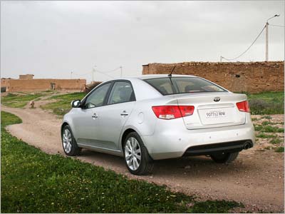 Kia Cerato Kia Cerato - выгодные условия: Kia Cerato. KIA Cerato - скидка до 30000 руб.