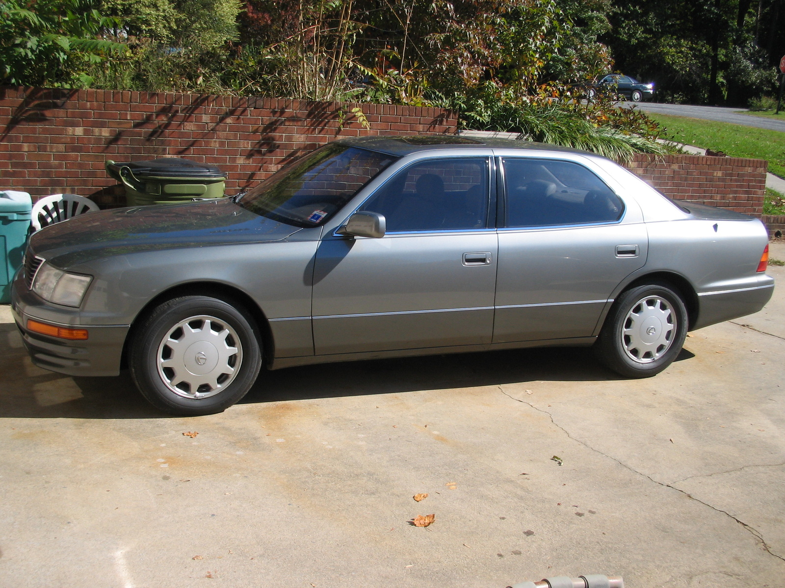 Lexus LS 400 Lexus LS 400 c 1990 по 1994: Lexus LS 400.