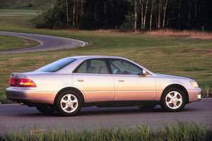 Lexus ES 250 Hertz ES 250: Lexus ES 250. Lexus ES.