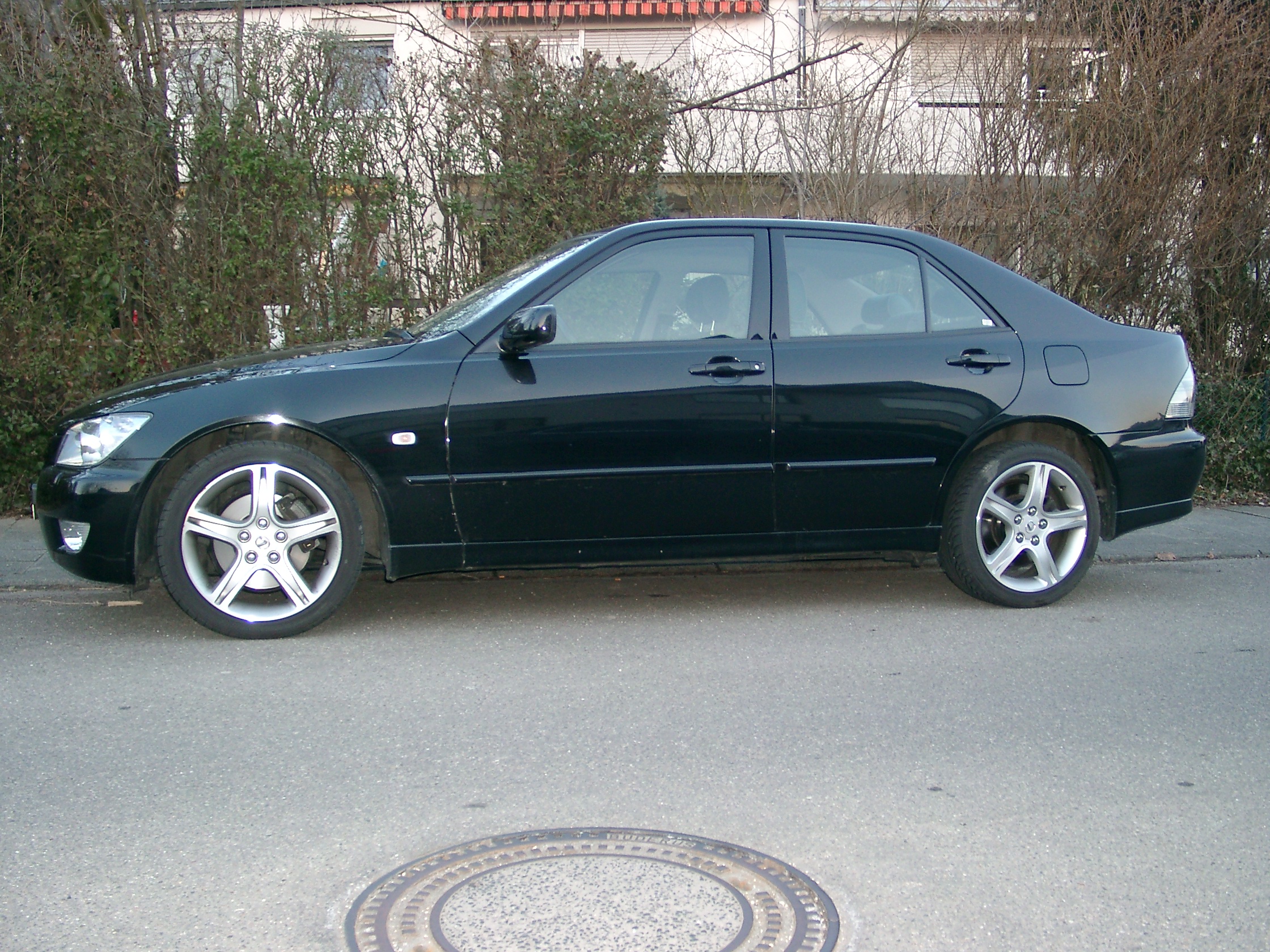 Lexus IS 200 Lexus IS в Москве - Lexus IS 200.