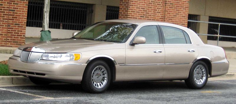 Lincoln Town Автомобильный каталог иномарок: Lincoln Town.