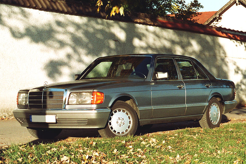 Mercedes-Benz S - Class (W126) Тест-драйв Toyota RAV4 2,4 - Mercedes-Benz S - Class (W126).