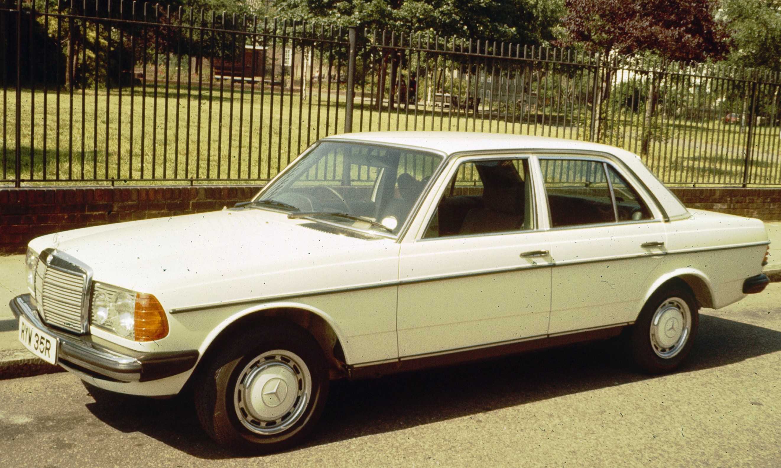 Mercedes-Benz W 123 Mercedes Benz - Mercedes-Benz W 123. Доска объявлений - AutoRepo.