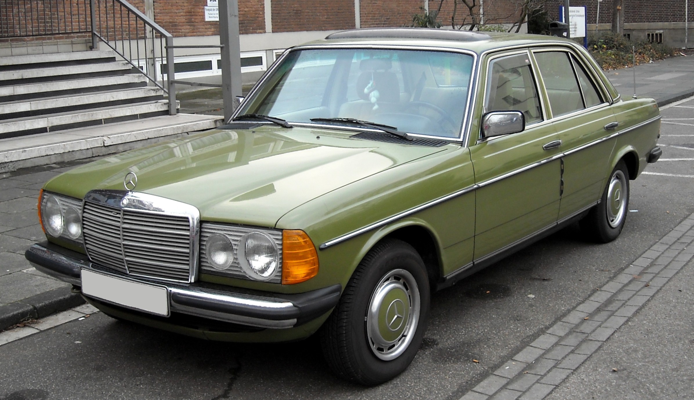 Mercedes-Benz W 123 Все про залог Авто: Mercedes-Benz W 123.