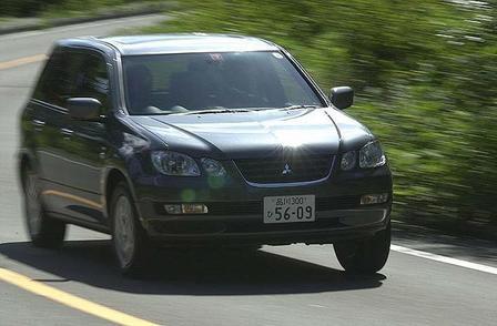 Mitsubishi Airtrek Nissan Bluebird: Mitsubishi Airtrek. Книги по ремонту автомобилей.