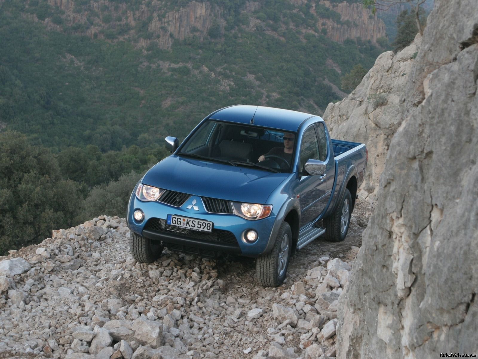 Mitsubishi L200 Все про Mitsubishi L200: Mitsubishi L200.