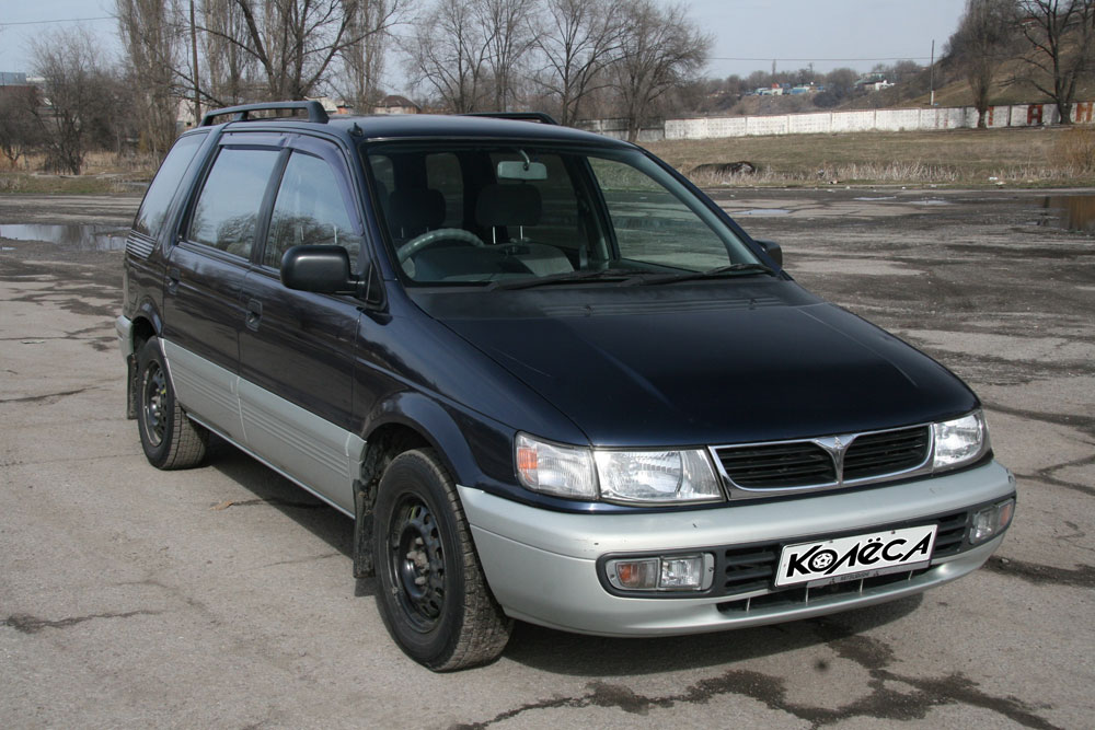 Mitsubishi Chariot Mitsubishi Книга руководство - Mitsubishi Chariot. Автомобили Mitsubishi Chariot.