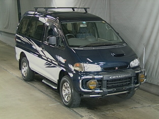 Mitsubishi Delica Каталог авто б/у: Mitsubishi Delica.