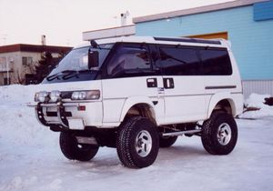 Mitsubishi Delica Автомобильный каталог иномарок - Mitsubishi Delica. Водишь Mitsubishi? Акция для тебя.