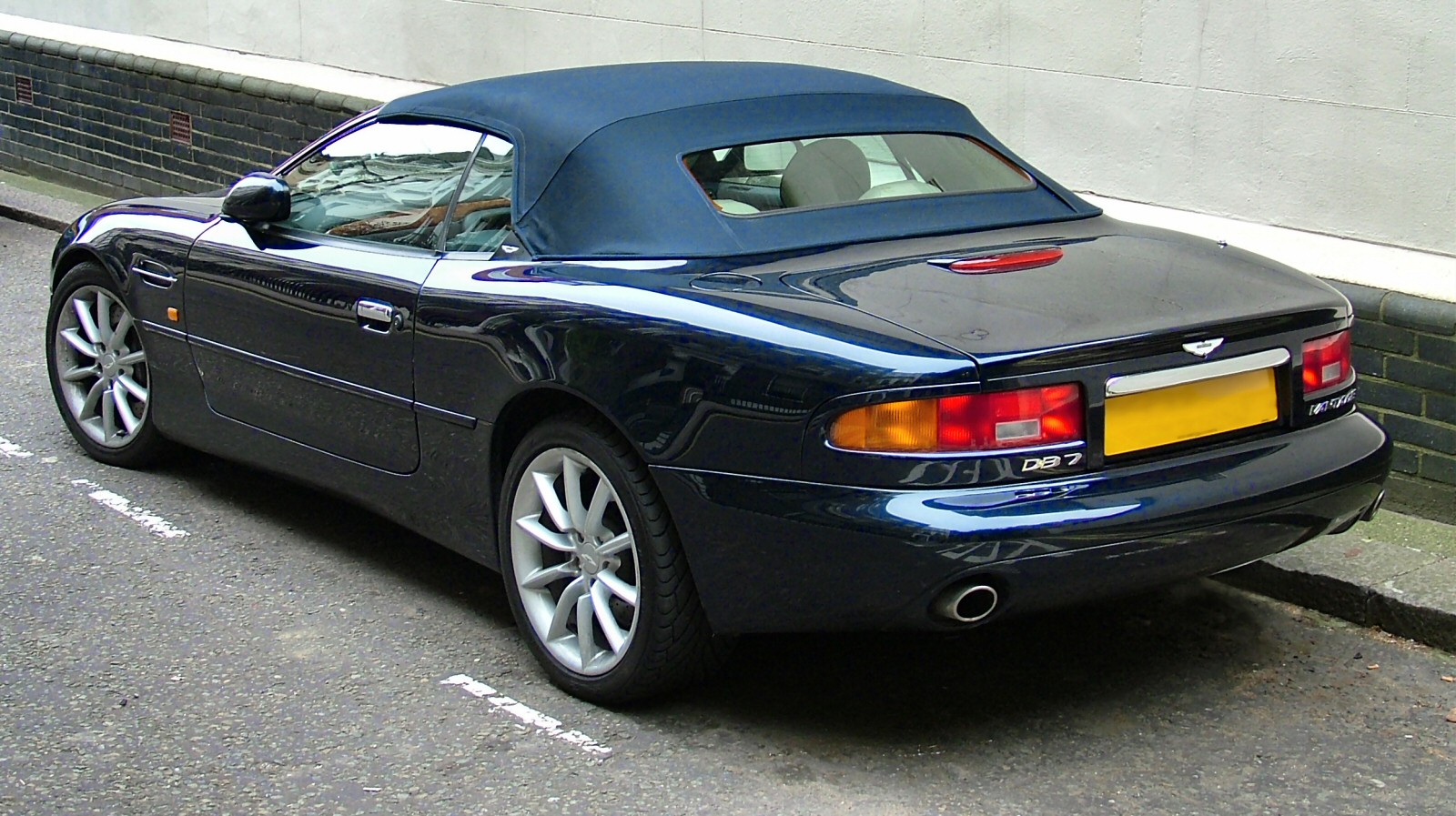 Aston Martin DB7 Vantage Aston Martin Vantage - Aston Martin DB7 Vantage. Доска объявлений - AutoRepo.