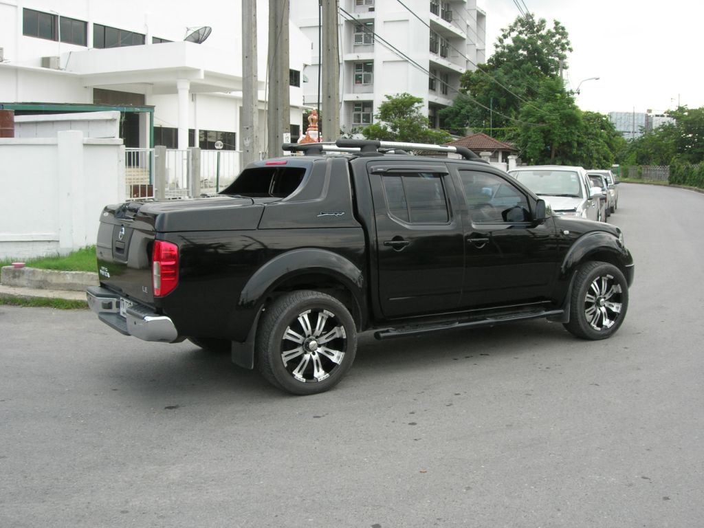 Nissan Navara Коммерческие автомобили Ford - Nissan Navara.