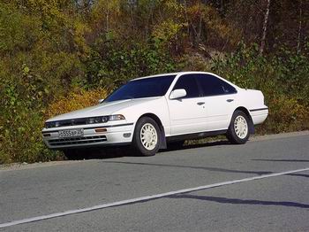 Nissan Cefiro Тест-драйв Mitsubishi Grandis: Nissan Cefiro. Nissan Almera Tino.