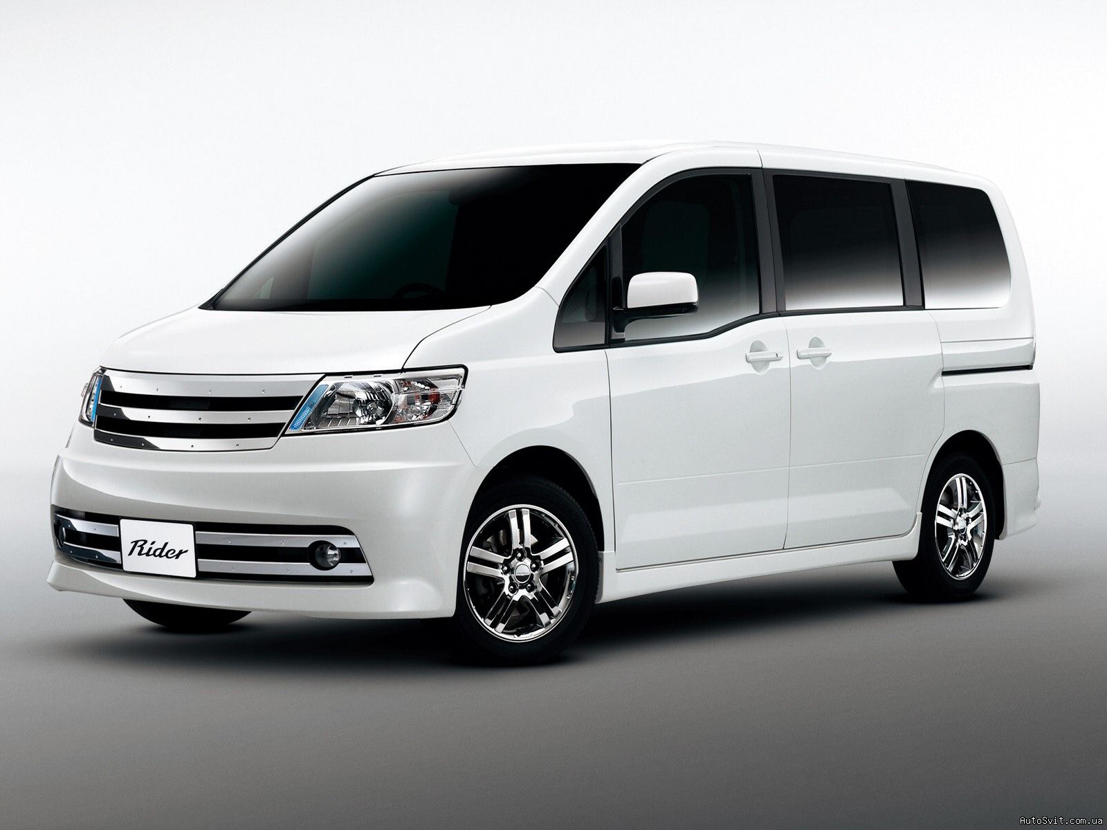 Nissan Serena Автомобили Nissan - Nissan Serena. Новые и БУ Nissan Serena.