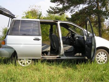 Nissan Praire Тест-драйв Nissan X-Trail - Nissan Praire.