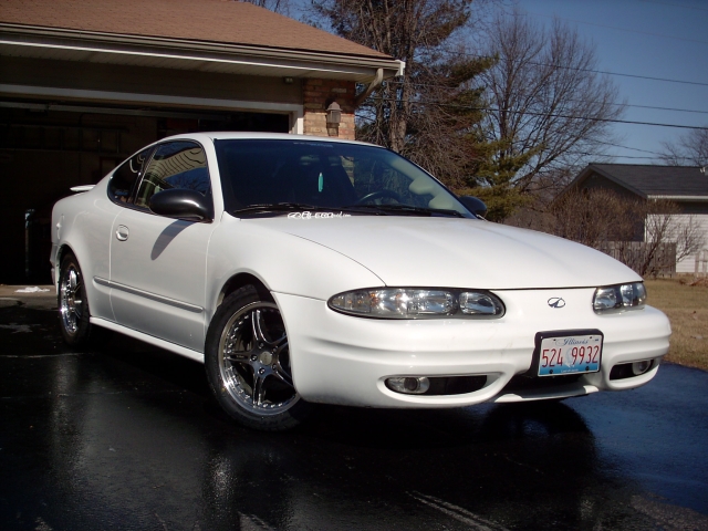 Oldsmobile Alero Новые и бу Oldsmobile - Oldsmobile Alero. Узнай все о Chevrolet Alero.