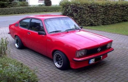 Opel Kadett Тест-драйв Volkswagen Passat CC: Opel Kadett.