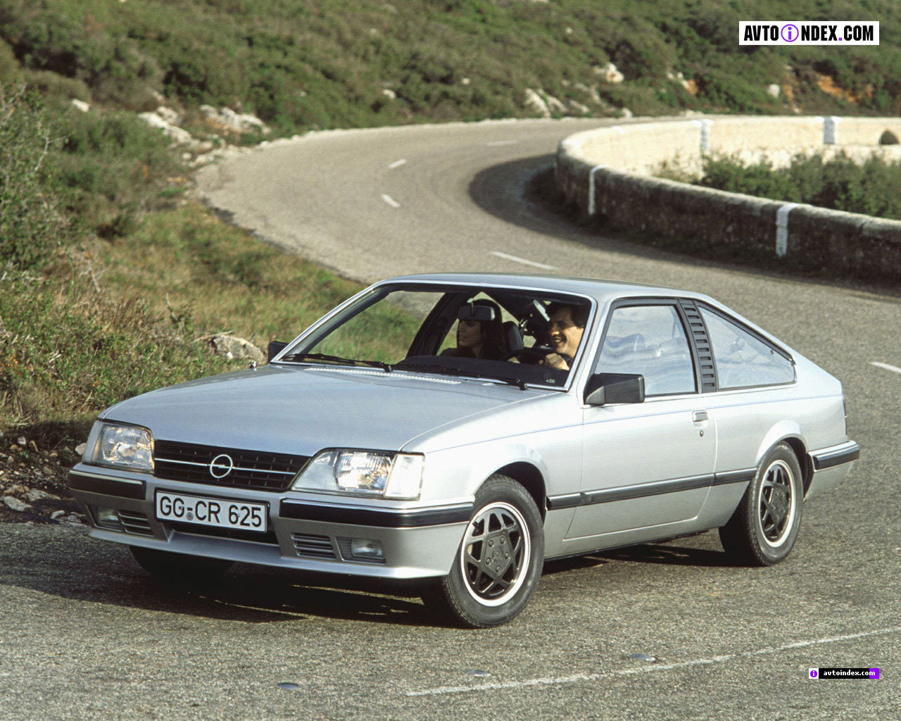 Opel Monza Новые и БУ Opel Monza: Opel Monza.