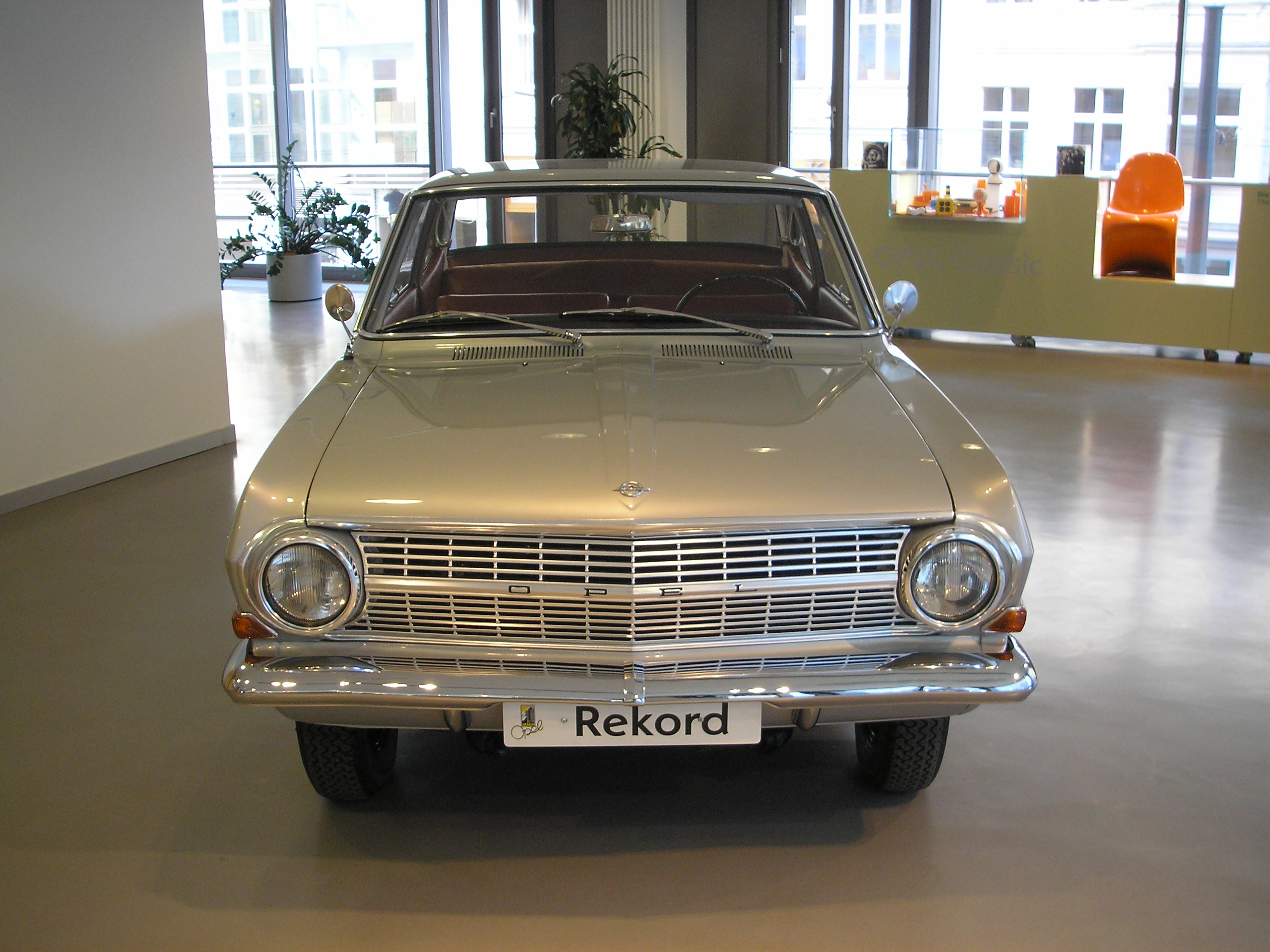 Opel Rekord Opel Rekord в Москве: Opel Rekord.