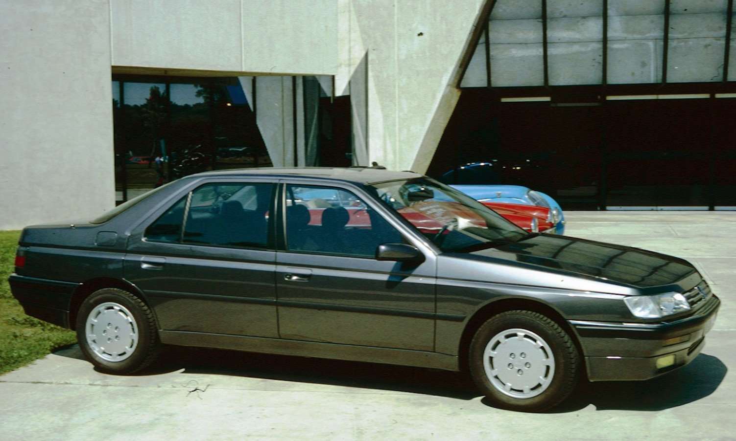 Peugeot 605 Цена на автомобили Peugeot 605.