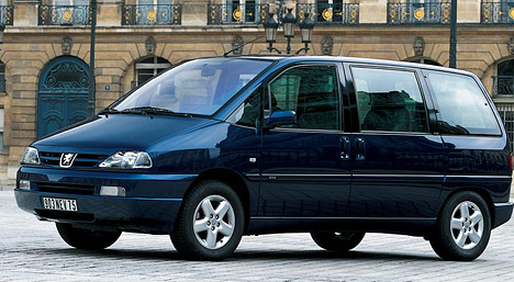 Peugeot 806 Тест-драйв Nissan X-Trail - Peugeot 806.