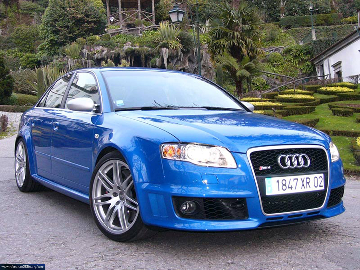 Audi RS4 Audi A5 Cabrio: крыша поехала: Audi RS4. Покупаете машину?