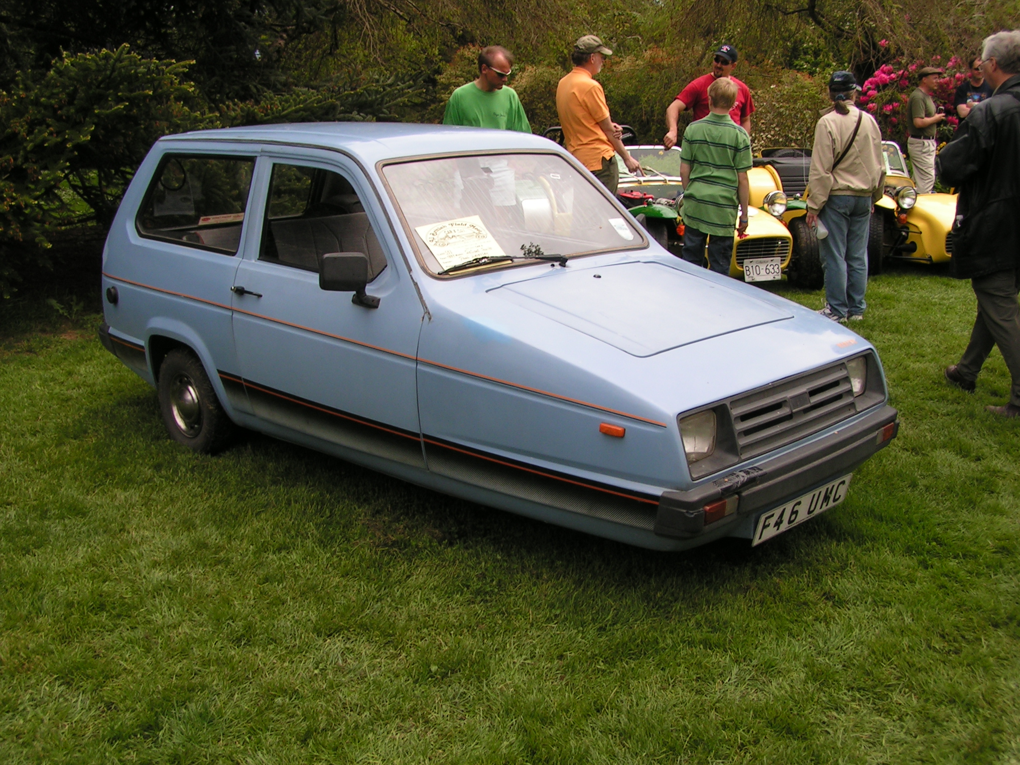 Reliant Rialto Rialto от Vallelunga в наличии - Reliant Rialto. Полка с крючками.