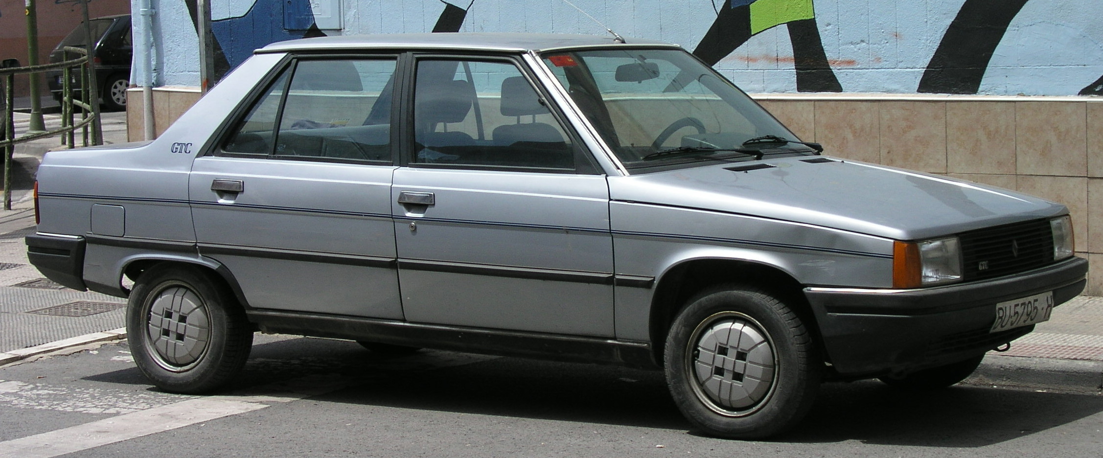 Renault 9 Новые и БУ Renault Espace: Renault 9.