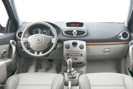 Renault Clio Автомобили Renault Clio в Москве: Renault Clio.